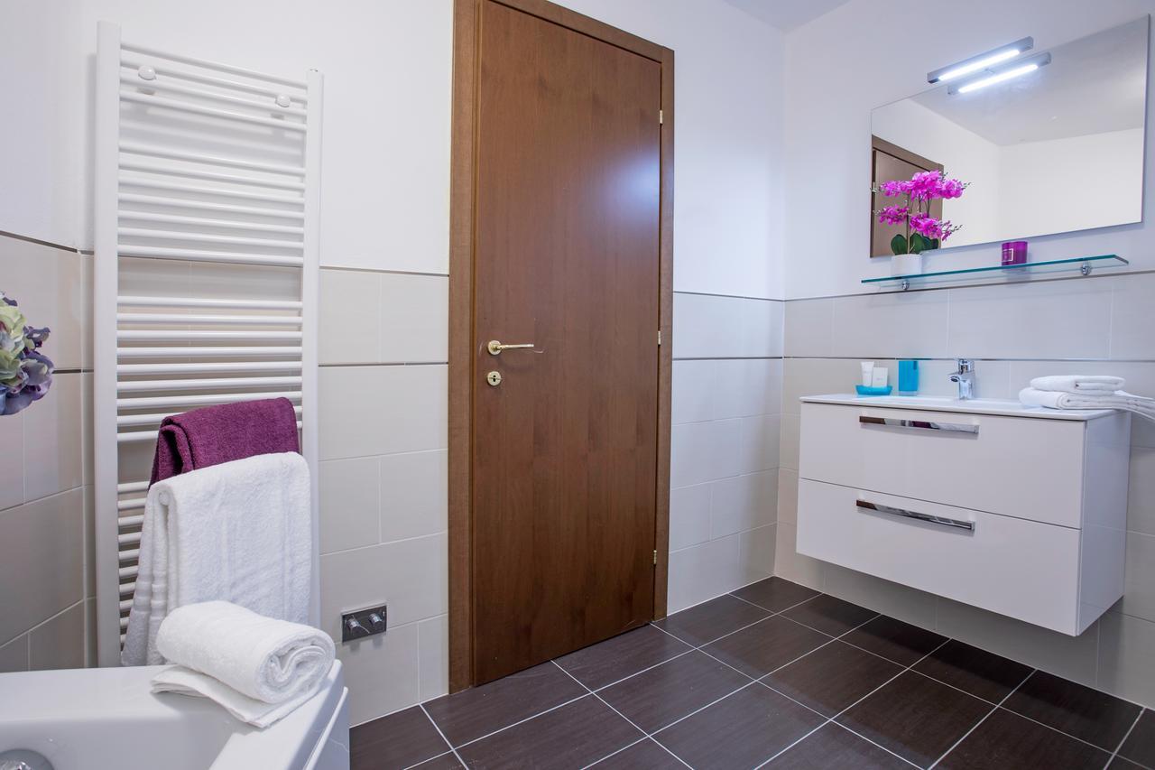 Ossuccio Grande C Home With Pool Sleeps 12 By Italian Apartments Côme Extérieur photo