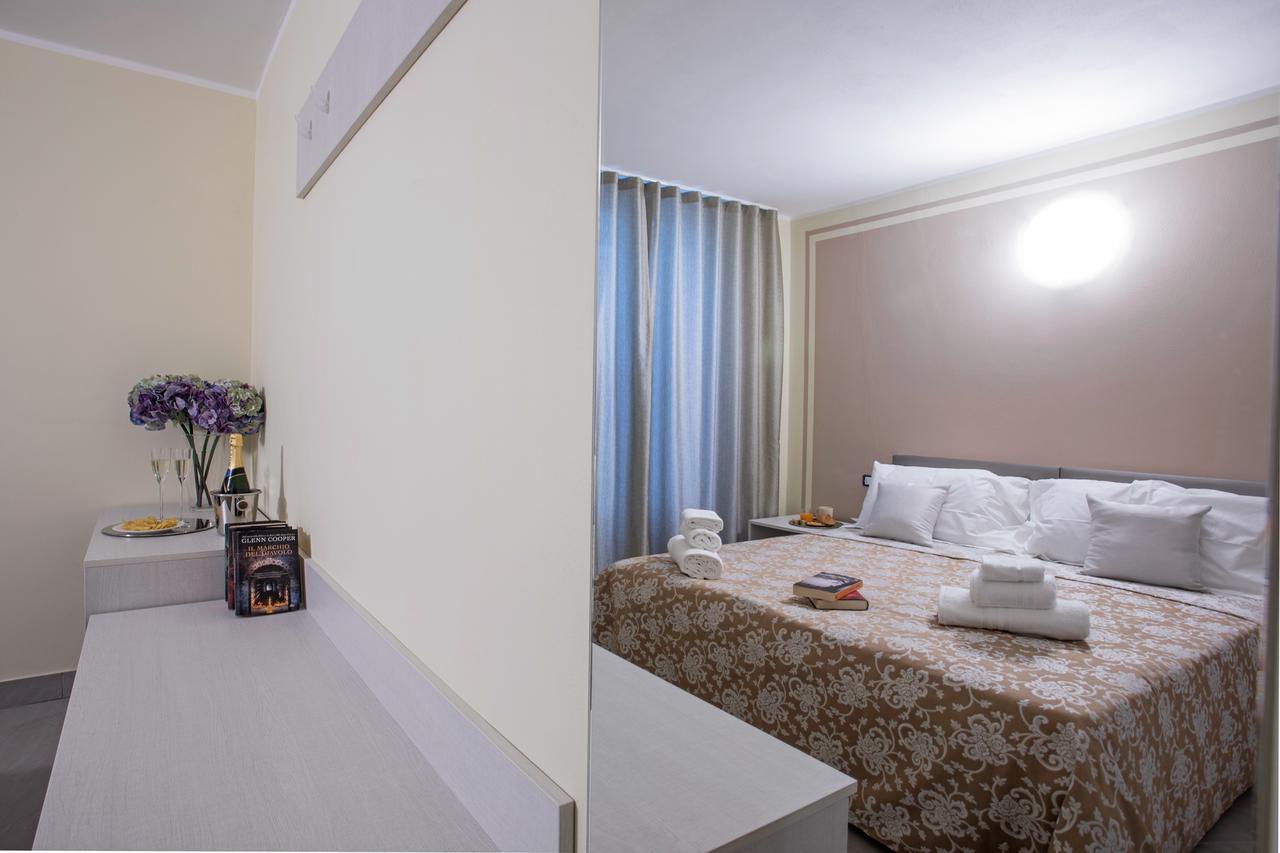 Ossuccio Grande C Home With Pool Sleeps 12 By Italian Apartments Côme Extérieur photo